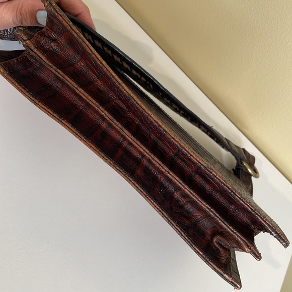 Croc Embossed Leather Shoulder Bag - Picture 6 of 16